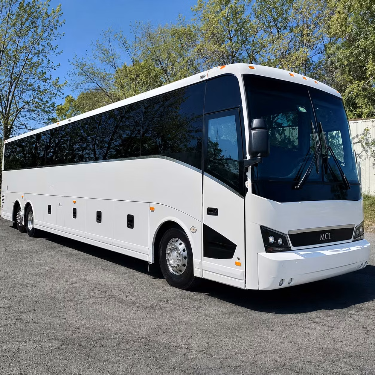 choosing the right bus size for your mcallen concert group matters